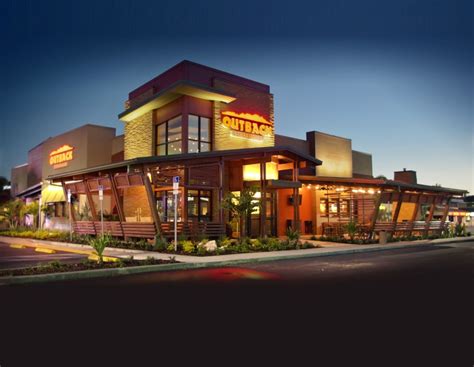 Date Night At Outback Steakhouse 4 Reasons To Dine Out At Outback