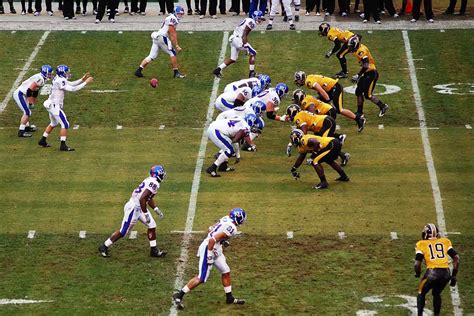 Kansas and Missouri to renew Border War football series in 2025