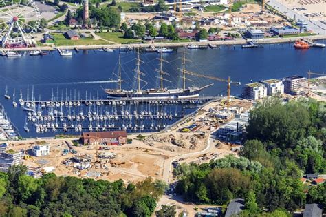 Luftaufnahme Lübeck Meeres Küste der Nordsee und Verlauf der Trave in