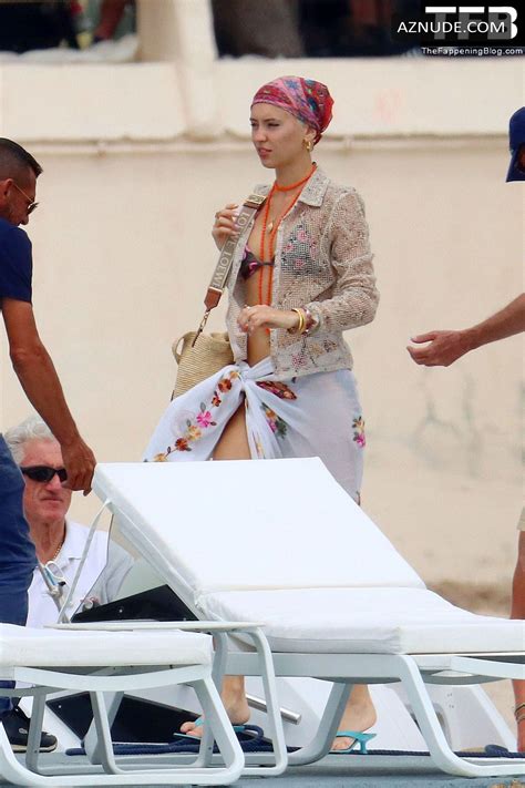 Iris Law Sexy Seen Flaunting Her Hot Bikini Body On A Boat In Cannes Aznude