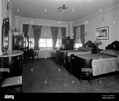 Mayflower Hotel Bedroom Ca Early 1900s Stock Photo Alamy