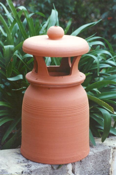 Kim Lyons Pottery Distinctive Hand Thrown Terracotta