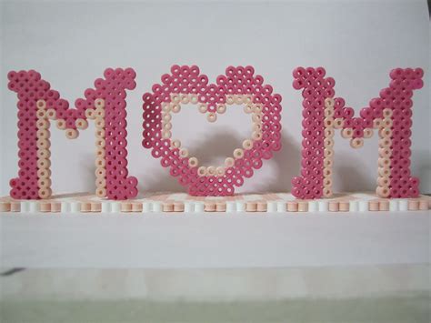 Pin By Eliana Sílvia Diniz Kai On Mothers Day 2016 Perler Beads Designs Perler Crafts