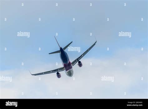 Wizz Air Blue Hi Res Stock Photography And Images Alamy