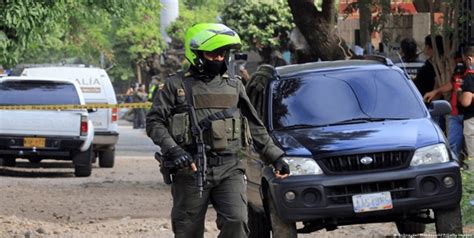 Un Ataque Con Explosivos Deja Seis Policías Heridos En El Norte De Colombia Periodico