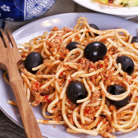 Recette Spaghettis La Sauce Tomates Basilic Et Olives Noires