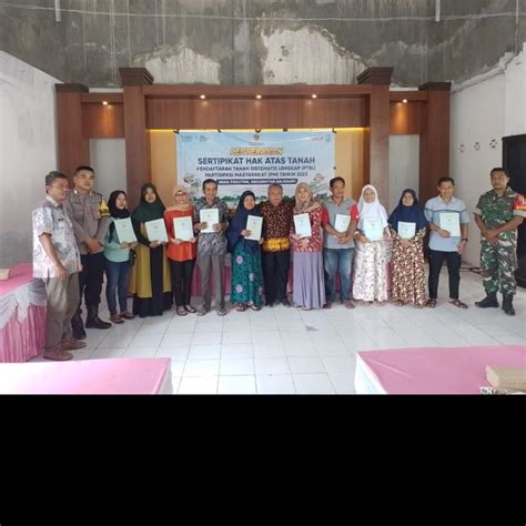 Penyerahan Sertifikat Program Ptsl Tahun Di Desa Pagutan Kecamatan