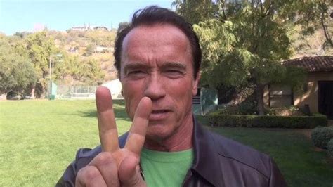 VIDÉO Arnold Schwarzenegger envoie un message de soutien à la