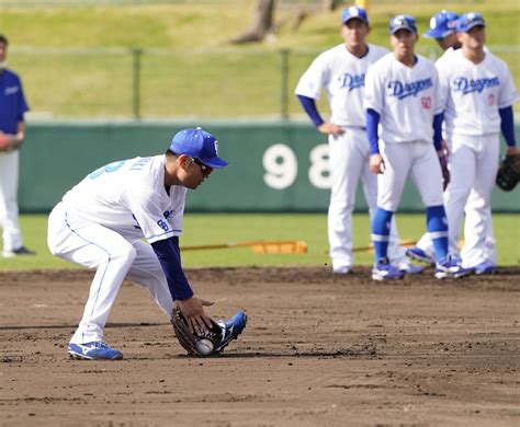 【中日】ドラ2村松開人キャンプ初日に自ら合格点 6位田中、7位福永との正二塁手争いスタート プロ野球写真ニュース 日刊スポーツ