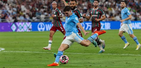 Manchester City goleia Fluminense por 40 e se consagra campeão do