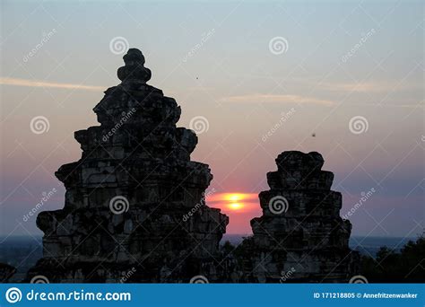 El Famoso Angkor Wat En Camboya Imagen De Archivo Imagen De Qu