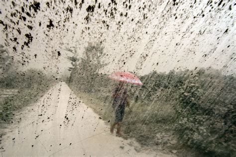 Volcanic Ash Rains Down Over Indonesian Village After Eruption Of Mount Sinabung Mirror Online