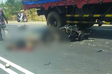 Dua Pengendara Motor Tewas Terlindas Truk Di Gresik Suara Surabaya