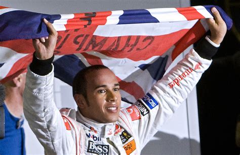 Hamilton Lembra Jornada Terr Vel Rumo Ao Primeiro T Tulo Na F Rmula