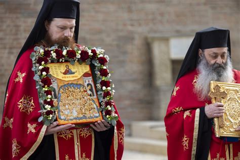 Procesiune Cu Moa Tele Sfin Ilor De Mucenici La M N Stirea Antim