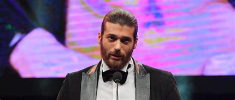 Can Yaman GQ Men of the Year Ödül Konuşmasında Kime Teşekkür Etti?