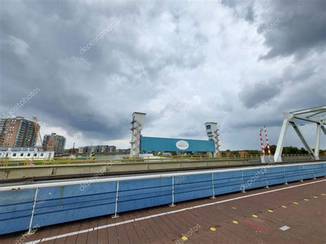 Puente De Acero Sobre El R O Hollandsche Ijssel En Krimpen Aan Den