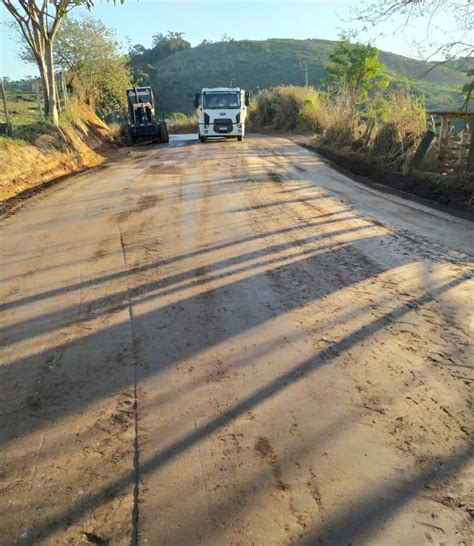 Vila Pavão conclui primeiro trecho de estrada revestimento Revsol