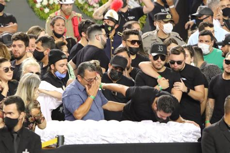 Mar Lia Mendon A Enterrada No Cemit Rio Parque Memorial Goi Nia