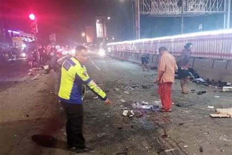 Jadi Tersangka Ini Kesalahan Sopir Truk Kecelakaan Maut Di Tol Bawen