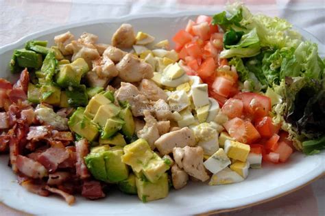 ensalada cobb clasica La Guía de las Vitaminas