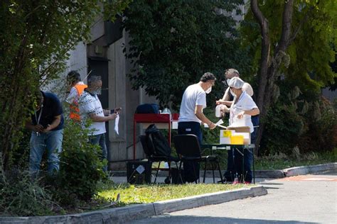 Focolaio Covid Bologna I Positivi Di Bartolini Salgono A Foto