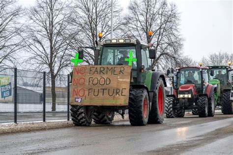 Kundgebungen Bauernpr Sident Droht Mit L Ngeren Protesten Der Landwirte