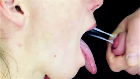 Sinnlicher Blowjob Mit Sperma Im Mund Nahansicht Xhamster