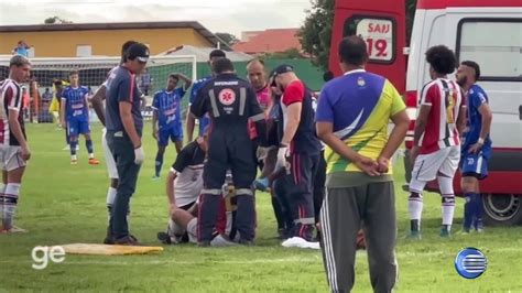 Vídeo Atletas de Parnahyba e River PI têm choque de cabeça e