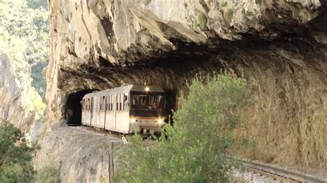 Des Trains Pas Comme Les Autres Vietnam De La Baie D Halong Aux Portes