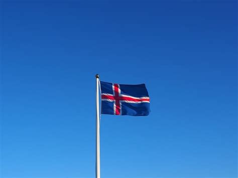 🥇 Bandera de Islandia: 【Historia y Significado】