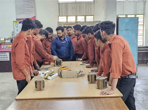 Best Iti Electrician Courses Career Path And Training Info