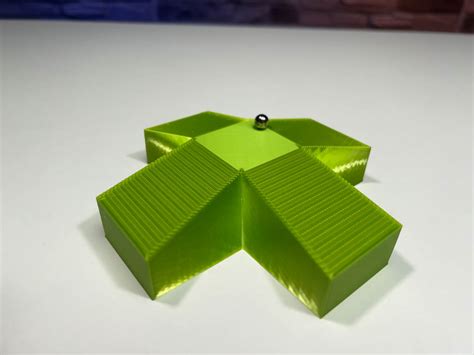 Visual Illusion Pyramid - 3DPTK.com