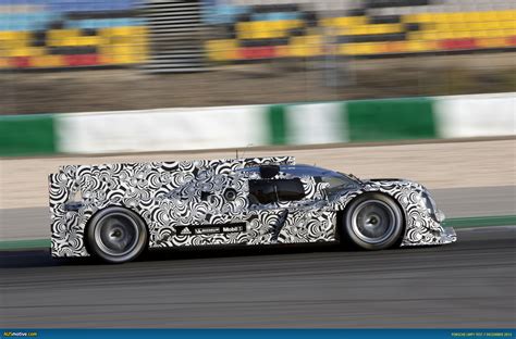 AUSmotive.com » Mark Webber has first drive of Porsche LMP1 car