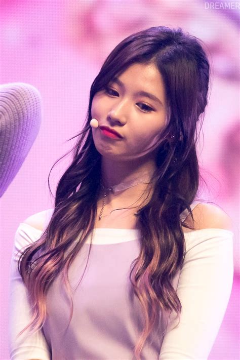 10 Times Twices Sana Showed Her Cute And Sexy Side In Pretty Chokers Koreaboo