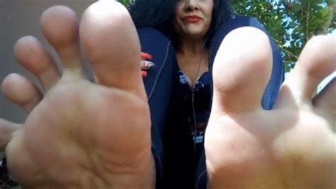 Giantess Latina Milf Lola Loves Feet In The Park Playtime Lola Loves Fetish Clips Clips Sale