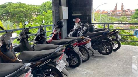 Wow Ada Sepeda Motor Parkir Di Bandara Ngurah Rai Sejak 2016 Biaya