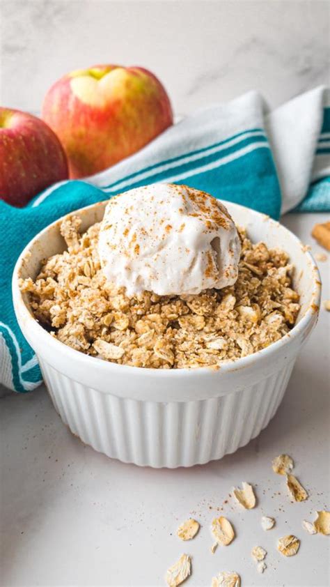 5-Minute Microwave Apple Crumble for One - That Vegan Babe