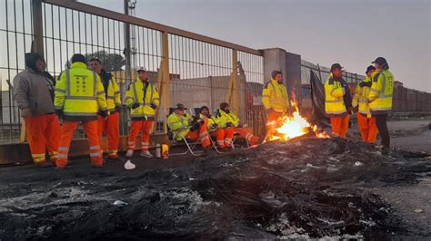 Se recrudece el conflicto por despidos de estibadores y podrían