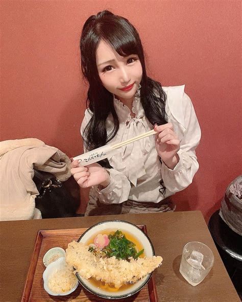 向日葵めいさんのインスタグラム写真 向日葵めいinstagram 「 🍜 😋 こんちきちん久しぶりに行った♡ 美味しかった💗 本当に閉まっちゃうのかな？😢 こんちき こんちきちん