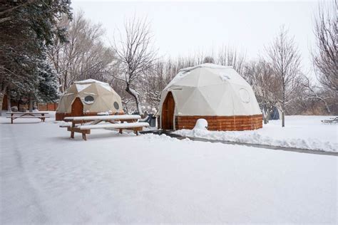 This Tiny Town In Idaho Has Incredible Hot Springs Where You Can Book Private Pools And Stay