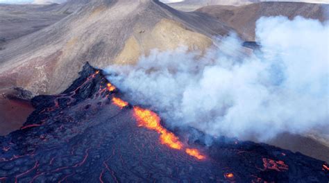 Fagradalsfjall Volcano Eruption In Iceland Blue House Blog