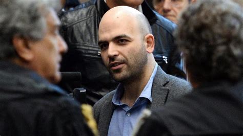 Mafia Wie Die Mafia Das Leben Des Italienischen Autors Roberto Saviano