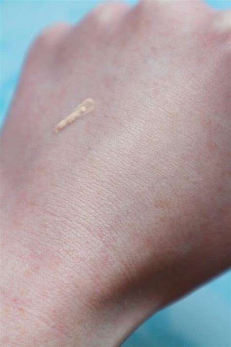 Urban Decay Stay Naked Hydromaniac Tinted Glow Hydrator Ellis Tuesday