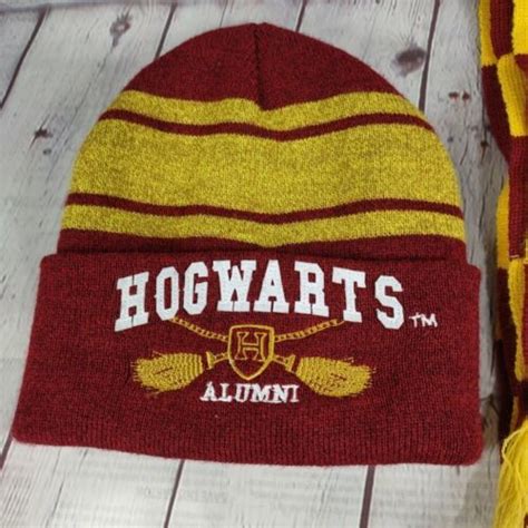 Yahoo Harry Potter Hogwarts Alumni Knit Cap Gryffin