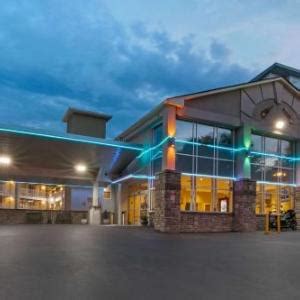 Hotels near Bridgestone Arena, Nashville, TN | ConcertHotels.com