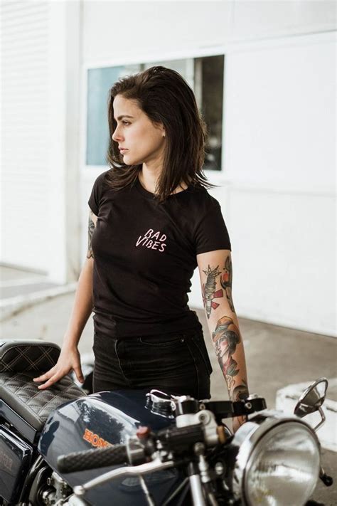 Pin By Yoak On Bike And Ladies C Cafe Racer Girl Motorcycle Girl