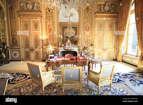 Elysee palace hi-res stock photography and images - Alamy