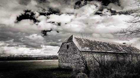 Sfondi Paesaggio Monocromo Costruzione Erba Cielo Casa