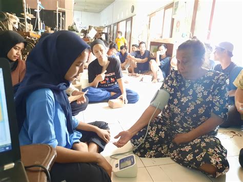 Sosialisasi Dan Pembentukan Pos Upaya Kesehatan Kerja Pos UKK Craft